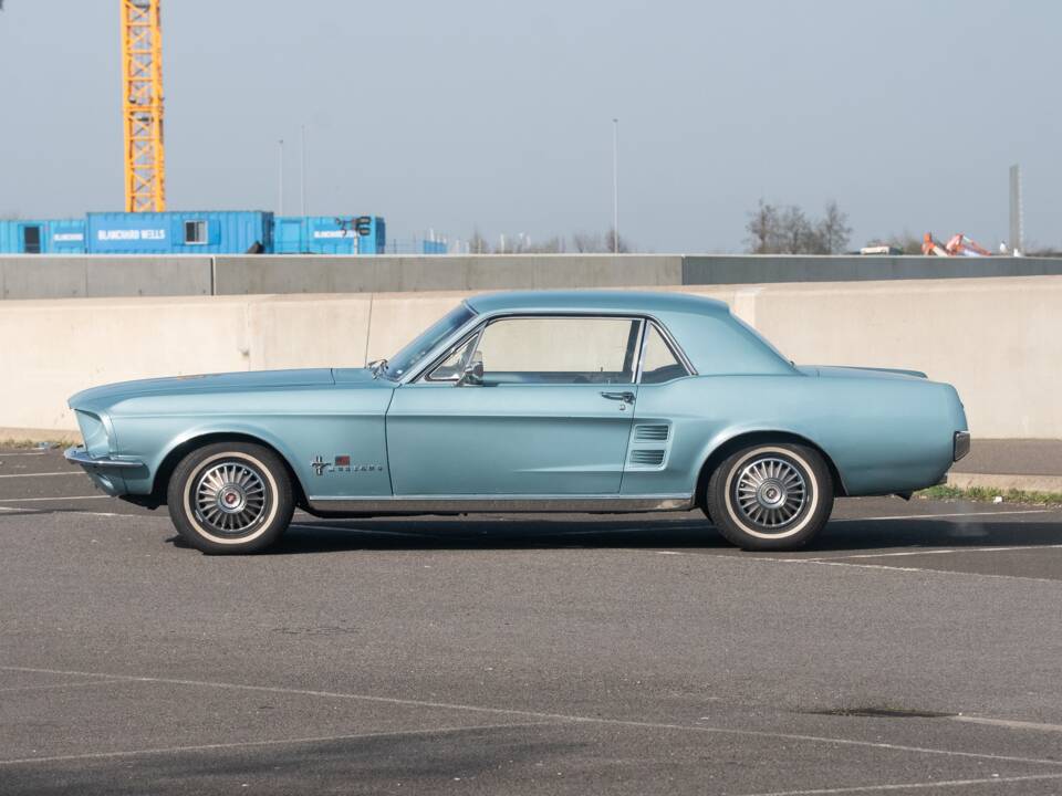 Image 47/50 of Ford Mustang 200 (1967)