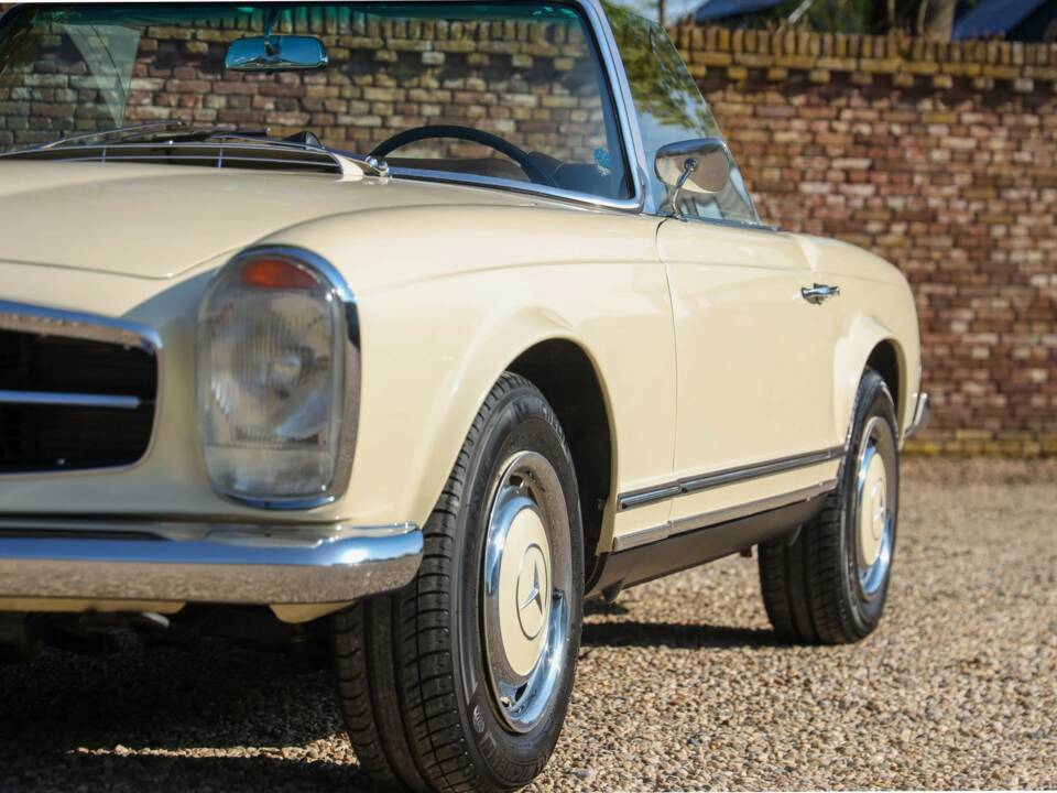 Image 11/50 of Mercedes-Benz 250 SL (1967)