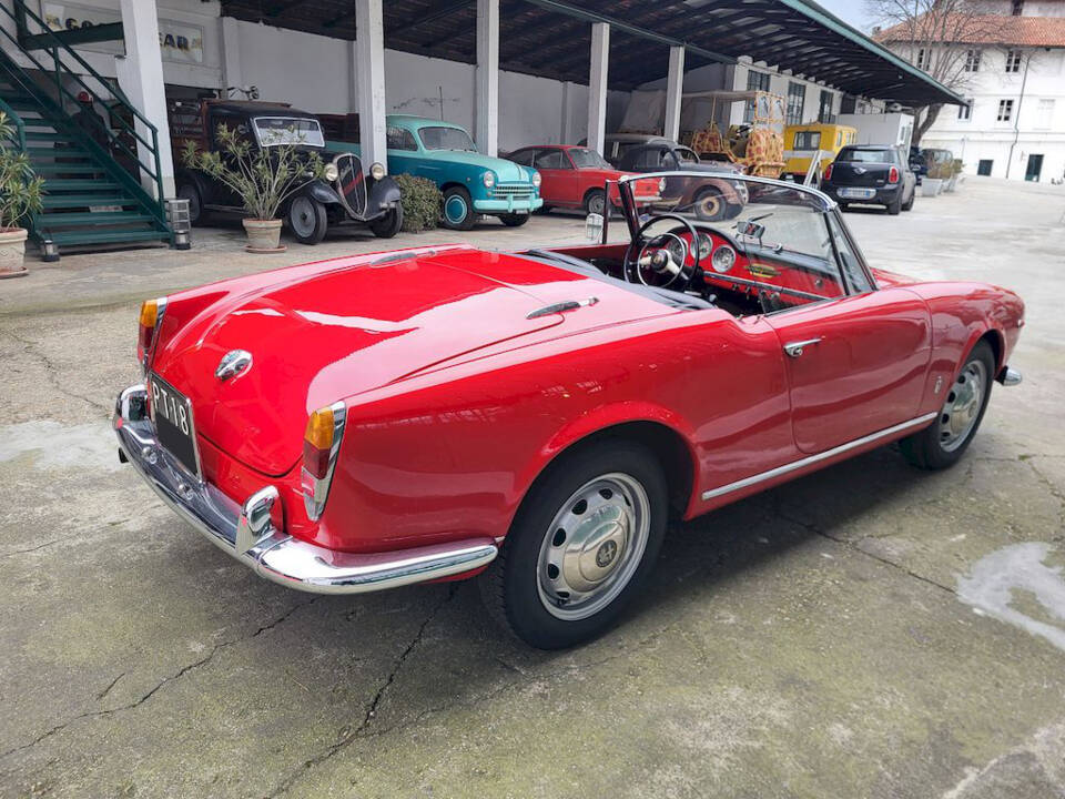 Image 11/65 of Alfa Romeo Giulietta Spider (1962)