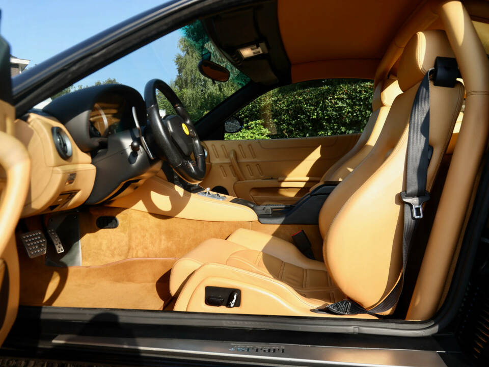 Image 46/50 of Ferrari 575M Maranello (2004)