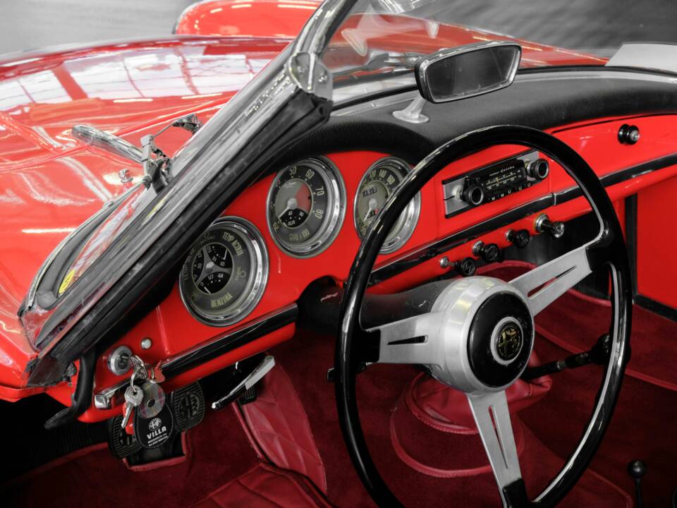 Afbeelding 16/46 van Alfa Romeo Giulia 1600 Spider (1963)