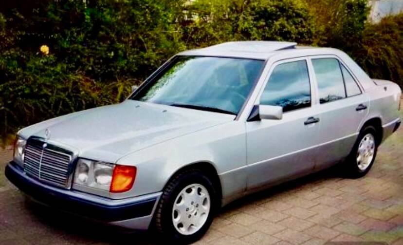 Immagine 5/19 di Mercedes-Benz E 200 (1993)