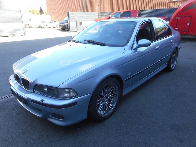 Immagine 1/22 di BMW M5 (1999)