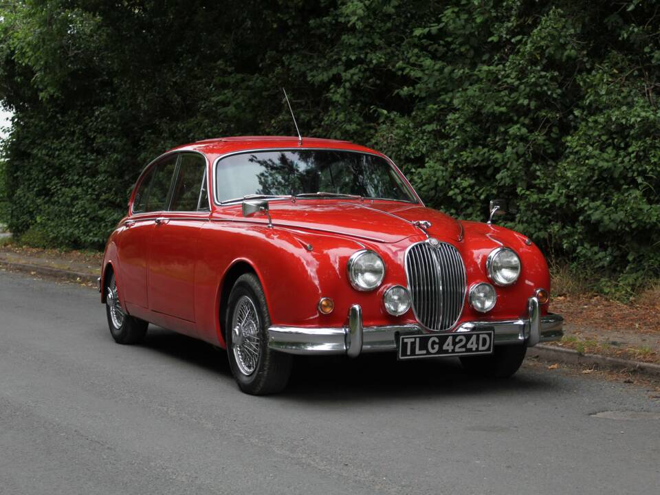 Image 1/21 of Jaguar Mk II 3.8 (1965)