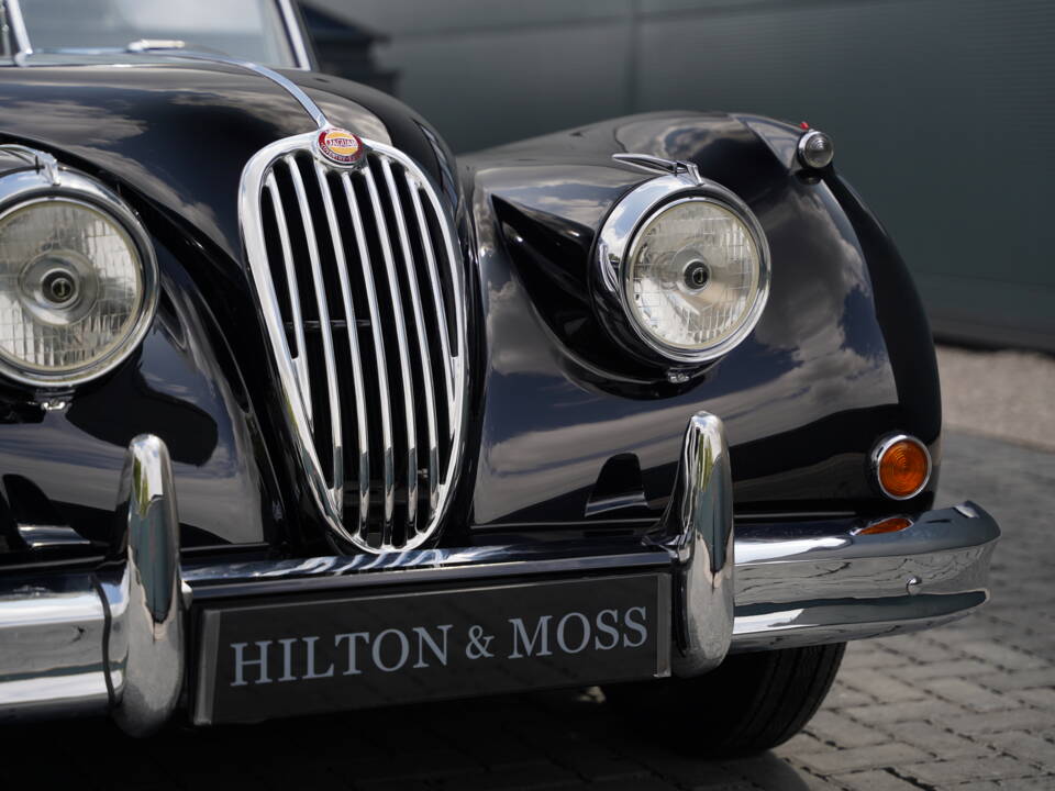 Image 37/50 of Jaguar XK 140 DHC (1956)