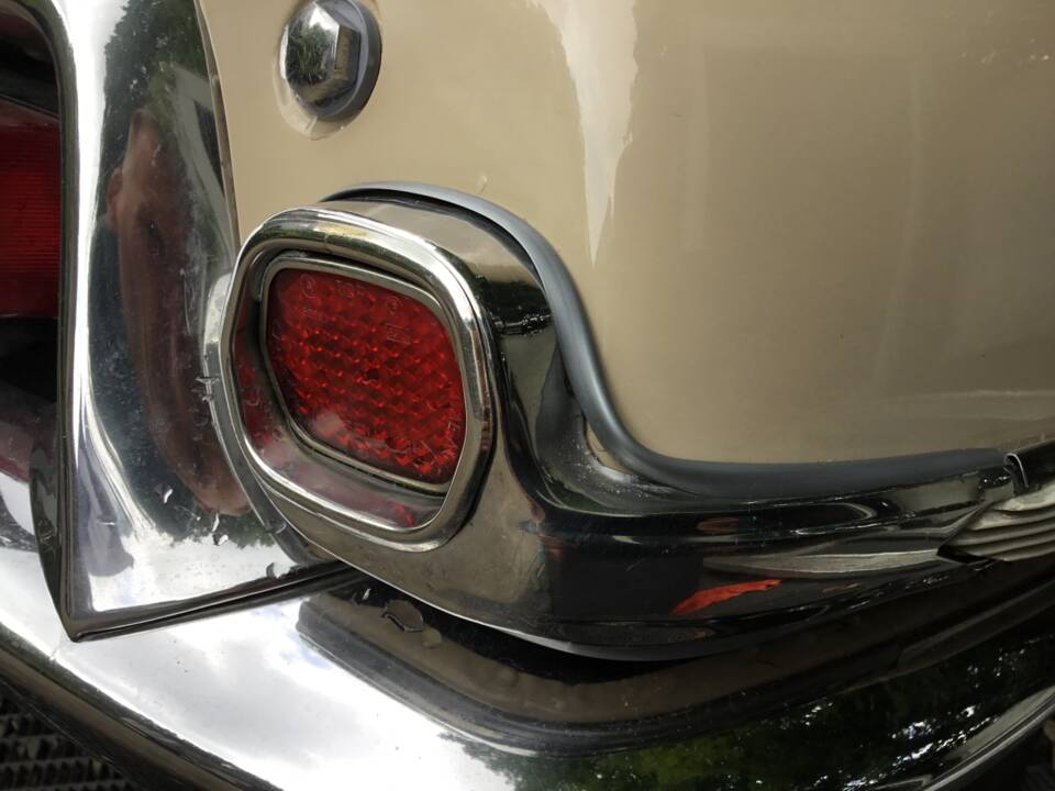 Image 63/82 de Citroën DS 20 (1974)