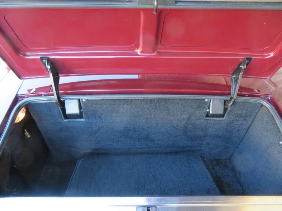 Image 16/22 of Aston Martin V8 Volante (1980)