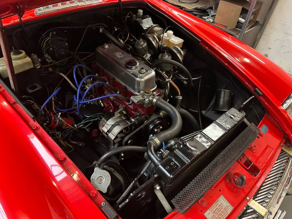 Imagen 40/49 de MG MGB (1977)