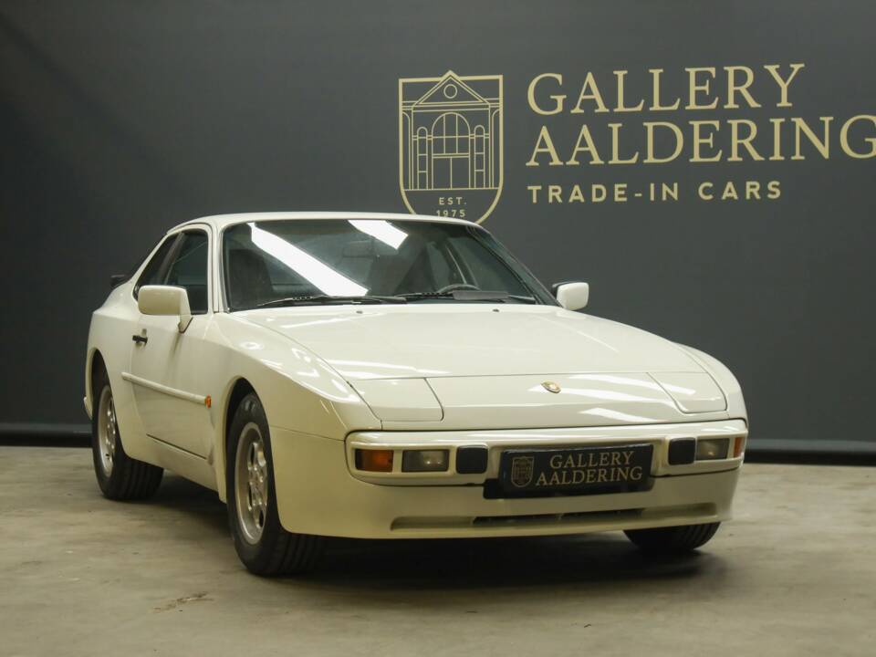 Obraz 18/50 pojazdu Porsche 944 (1986)