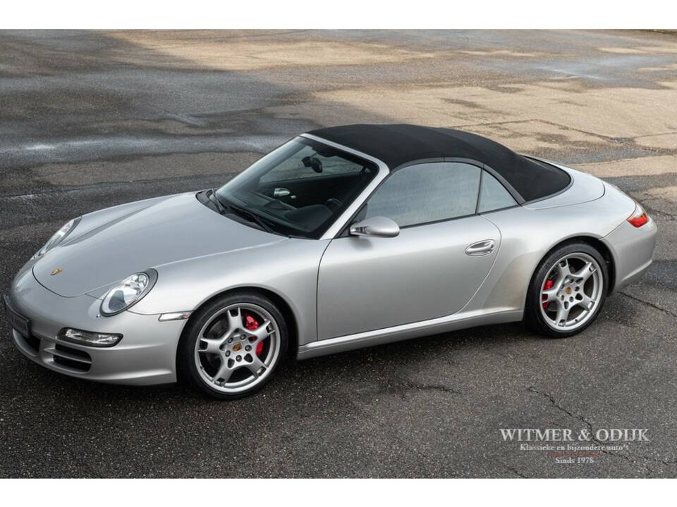 Bild 1/18 von Porsche 911 Carrera S (2005)