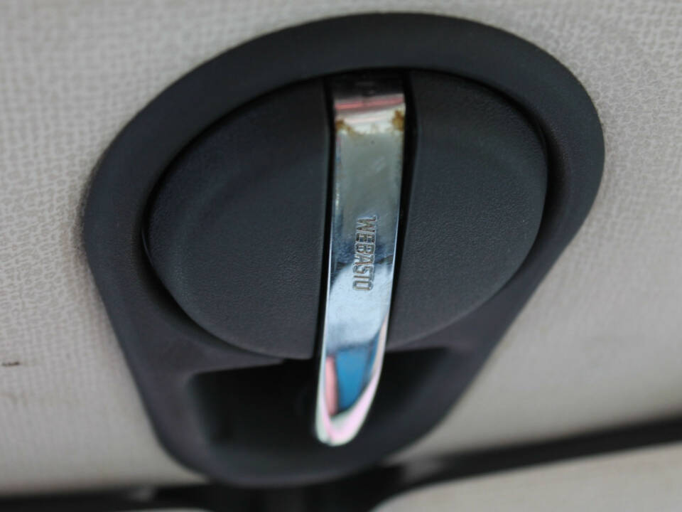 Image 23/30 of BMW 320i (1982)