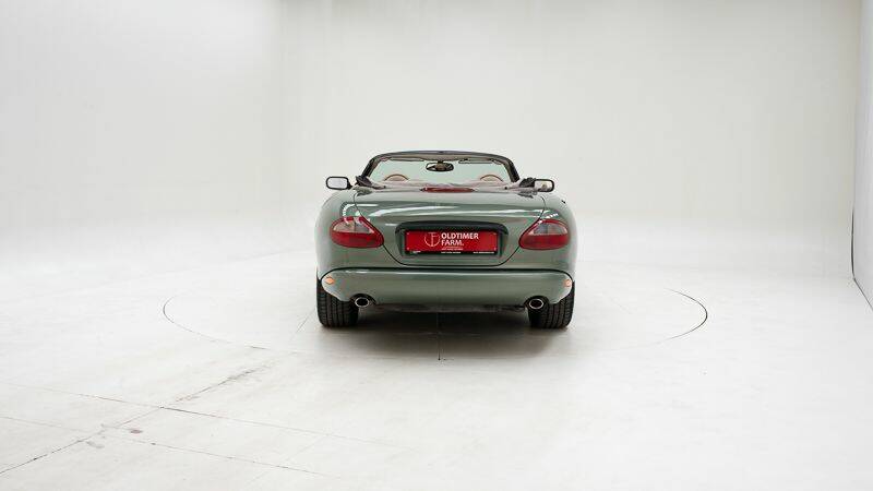 Image 6/15 of Jaguar XK8 4.0 (2000)