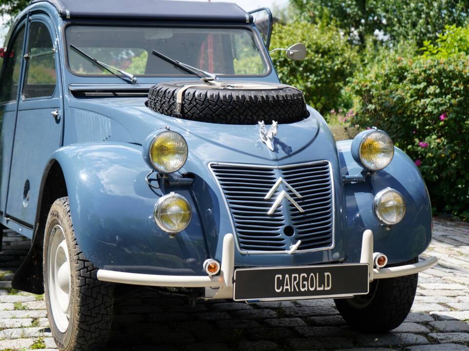 Image 41/43 of Citroën 2 CV Sahara 4x4 (1964)