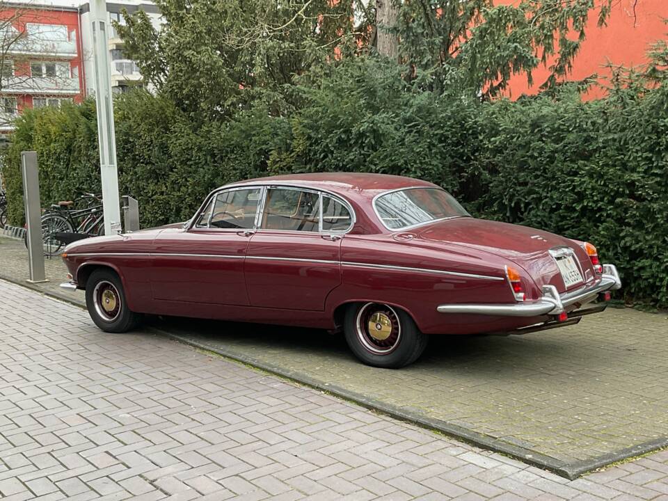 Image 3/31 of Jaguar 420 G (1968)