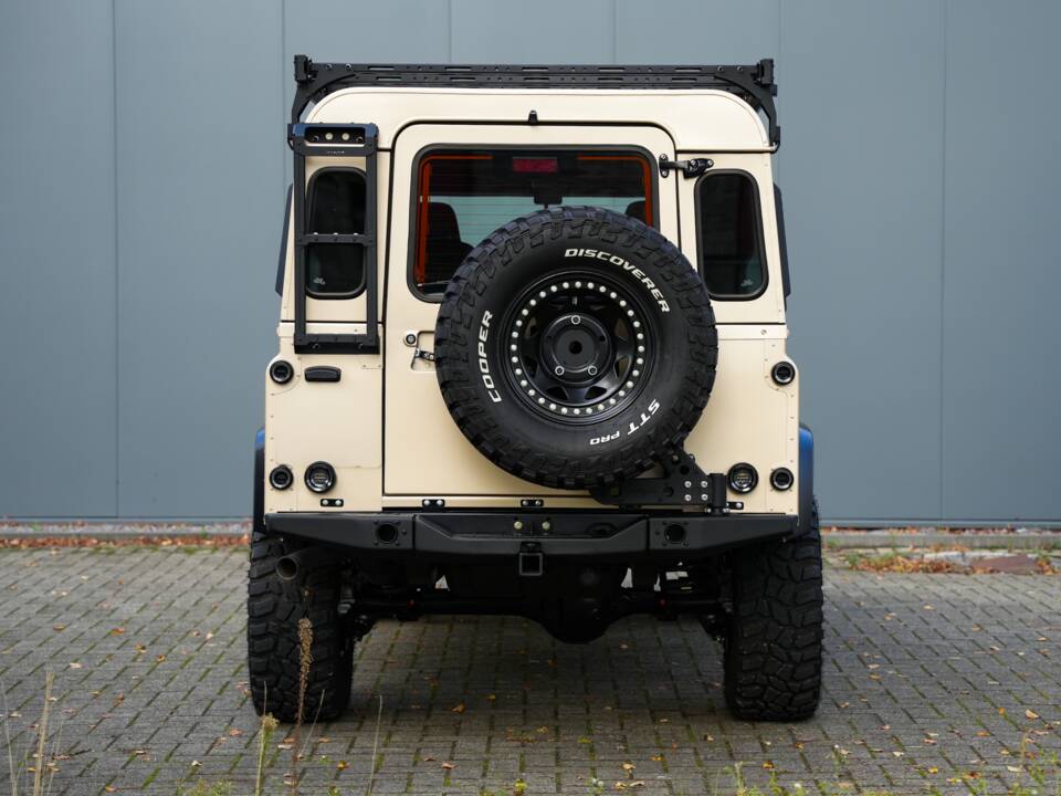 Bild 16/58 von Land Rover Defender 110 (2013)