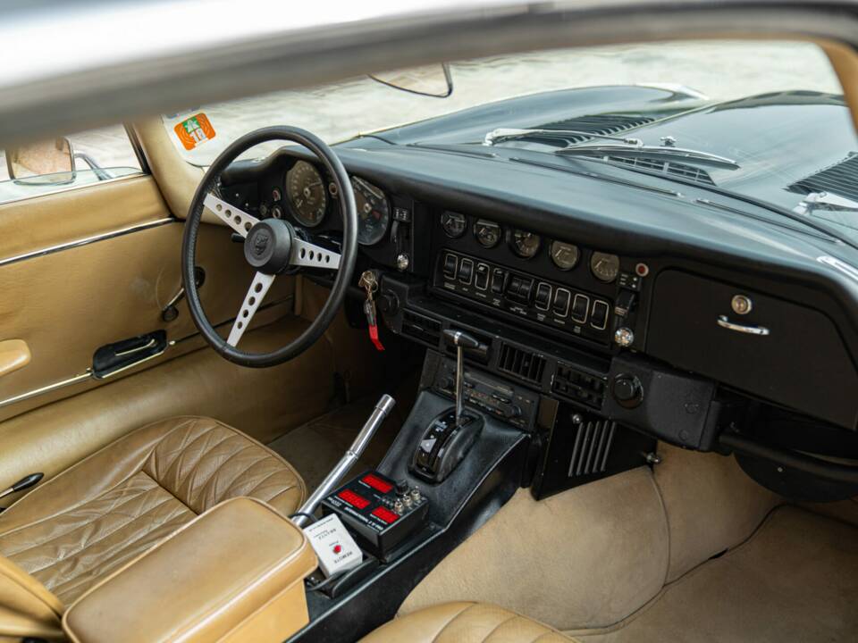 Bild 27/50 von Jaguar E-Type V12 (2+2) (1971)