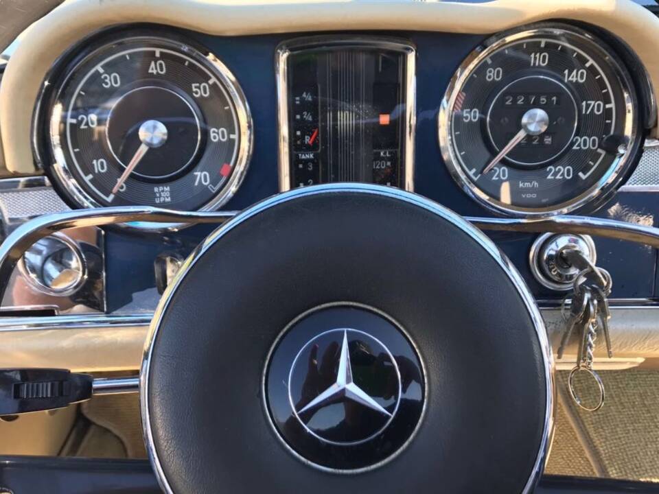 Immagine 5/7 di Mercedes-Benz 230 SL (1966)