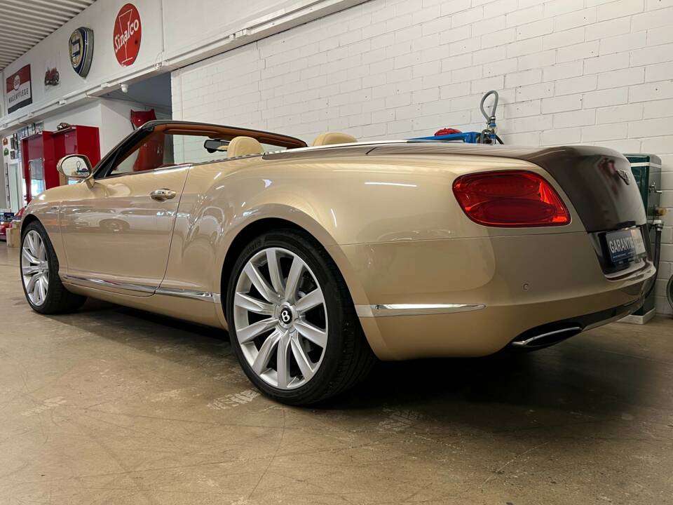 Bild 11/19 von Bentley Continental GTC W12 (2012)