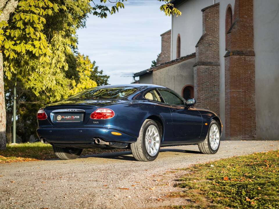 Bild 2/27 von Jaguar XKR (2001)