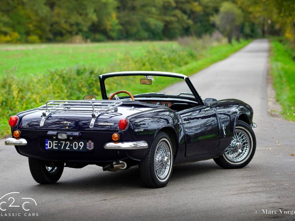 Image 51/60 of Triumph Spitfire Mk III (1970)