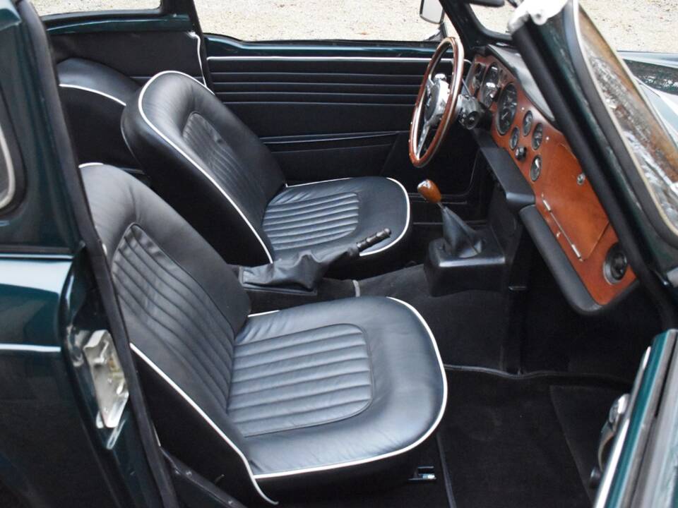 Image 16/29 of Triumph TR 5 PI (1968)