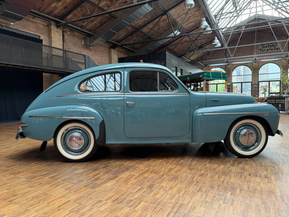 Image 8/34 of Volvo PV 444 (1951)