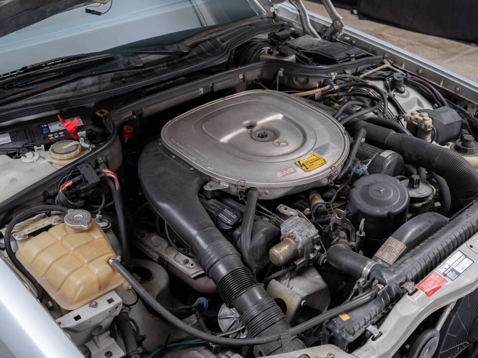 Bild 34/35 von Mercedes-Benz 560 SEC (1988)