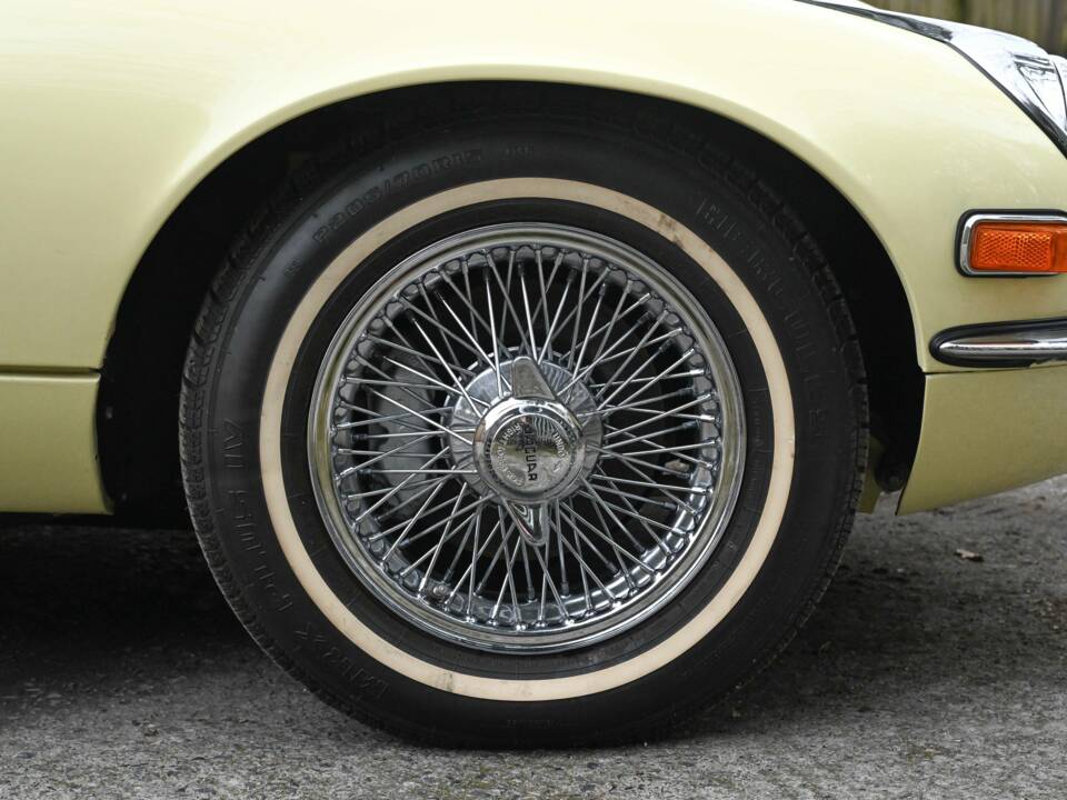 Bild 15/50 von Jaguar E-Type V12 (1973)