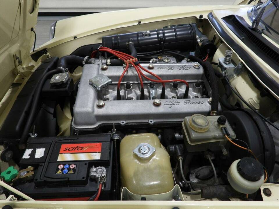 Bild 10/15 von Alfa Romeo 1.6 Spider (1983)