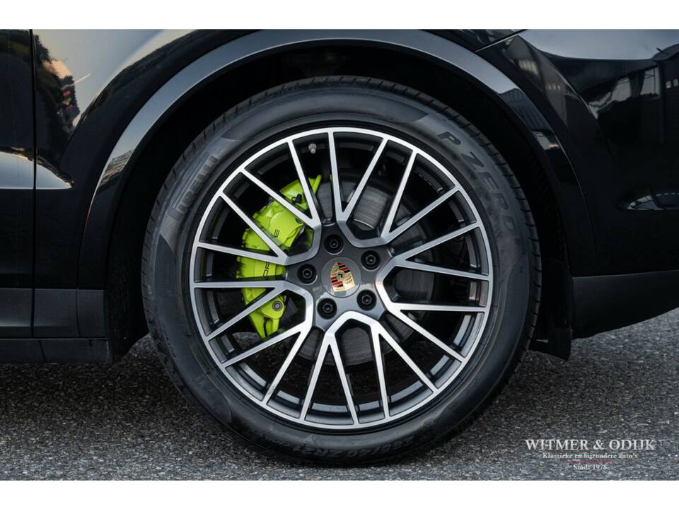 Image 18/32 of Porsche Cayenne Coupé E-Hybrid (2020)