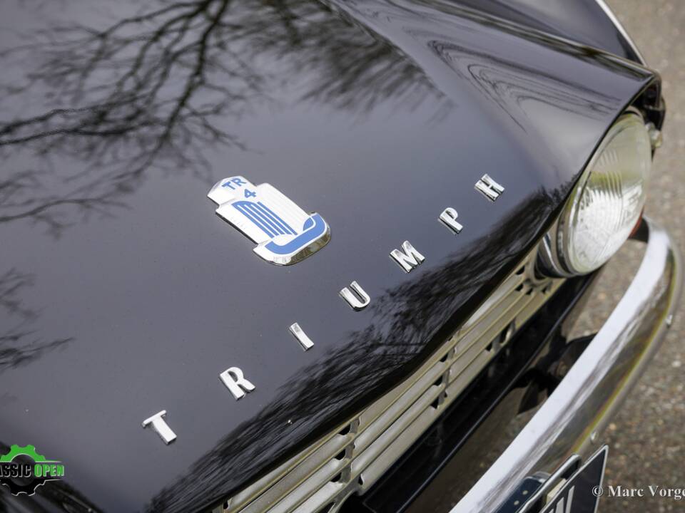 Image 24/37 of Triumph TR 4 (1965)
