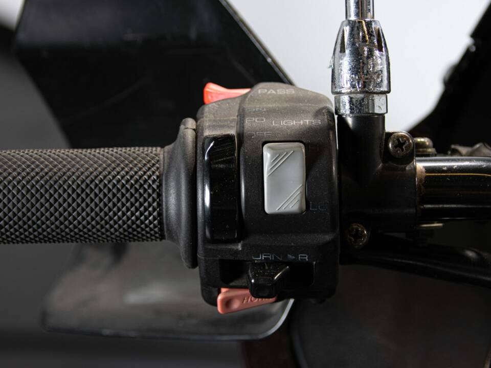 Image 36/50 of Yamaha XTZ 750 SuperTéneré (1990)