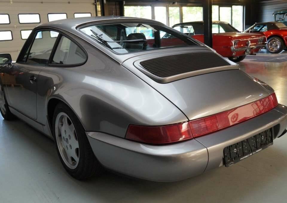 Immagine 46/50 di Porsche 911 Carrera 4 (1989)