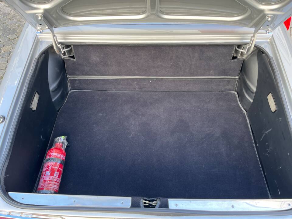 Immagine 43/88 di Alfa Romeo 1750 Spider Veloce (1971)