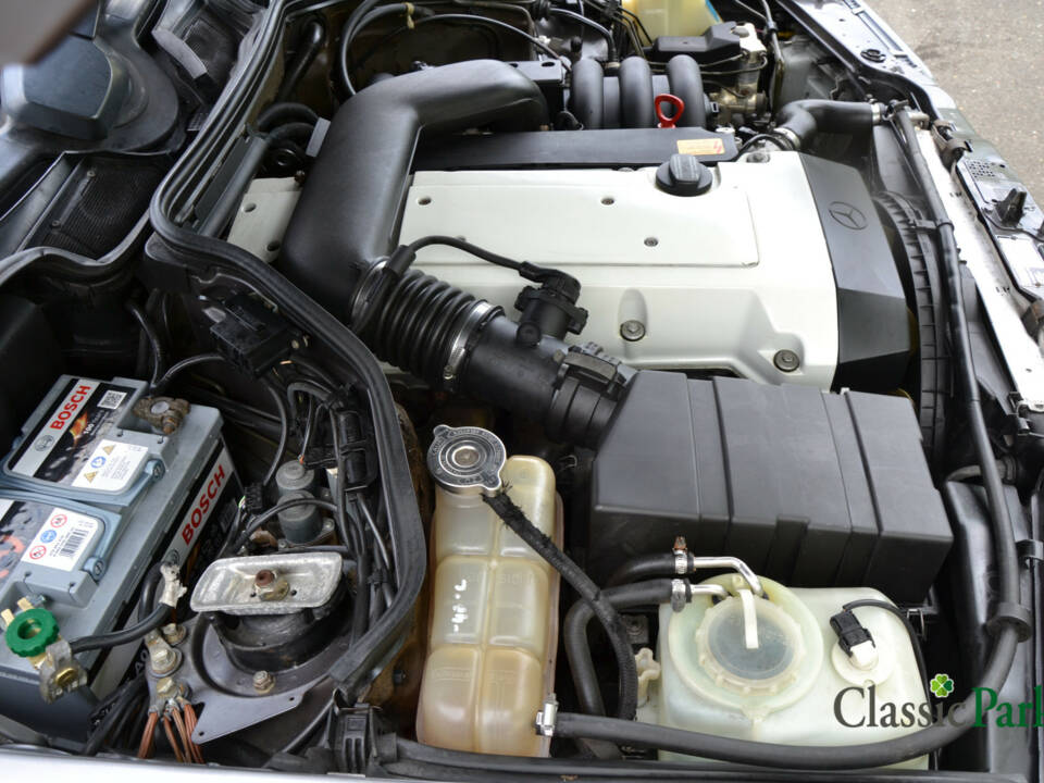 Bild 39/44 von Mercedes-Benz E 280 T (1994)