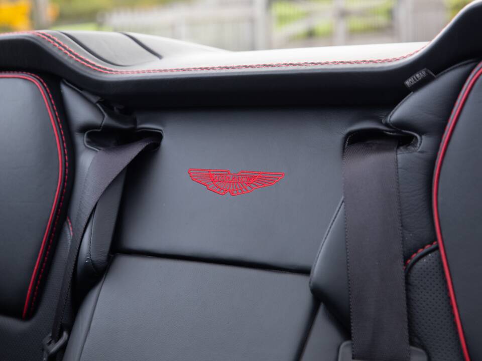 Immagine 44/72 di Aston Martin Vanquish Volante (2016)