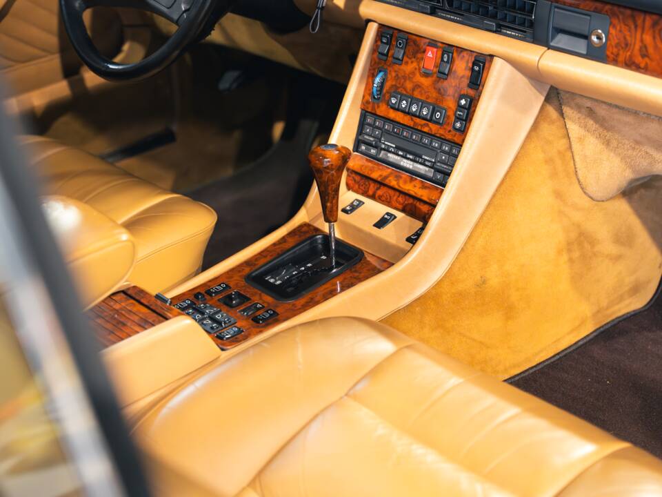 Bild 30/37 von Mercedes-Benz 560 SEC (1990)