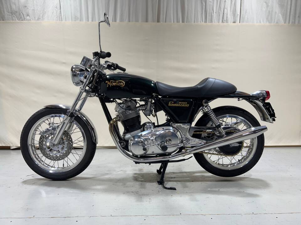 Image 5/16 of Norton Commando 850 Roadster (1975)