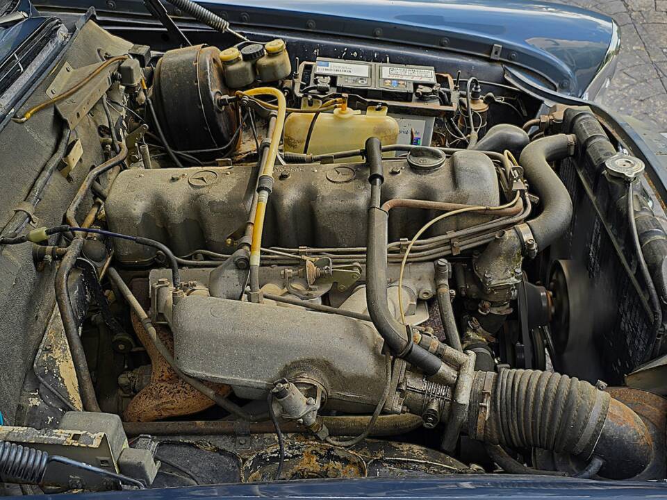 Image 8/34 of Mercedes-Benz 280 SE (1970)