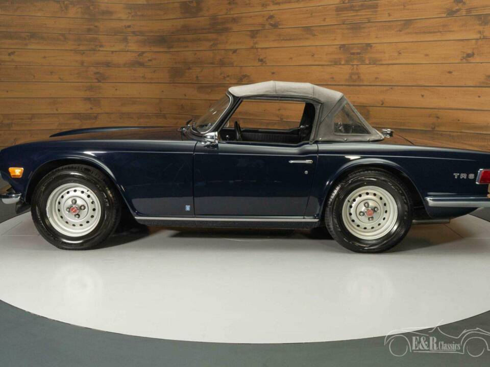 Immagine 11/19 di Triumph TR 6 PI (1973)