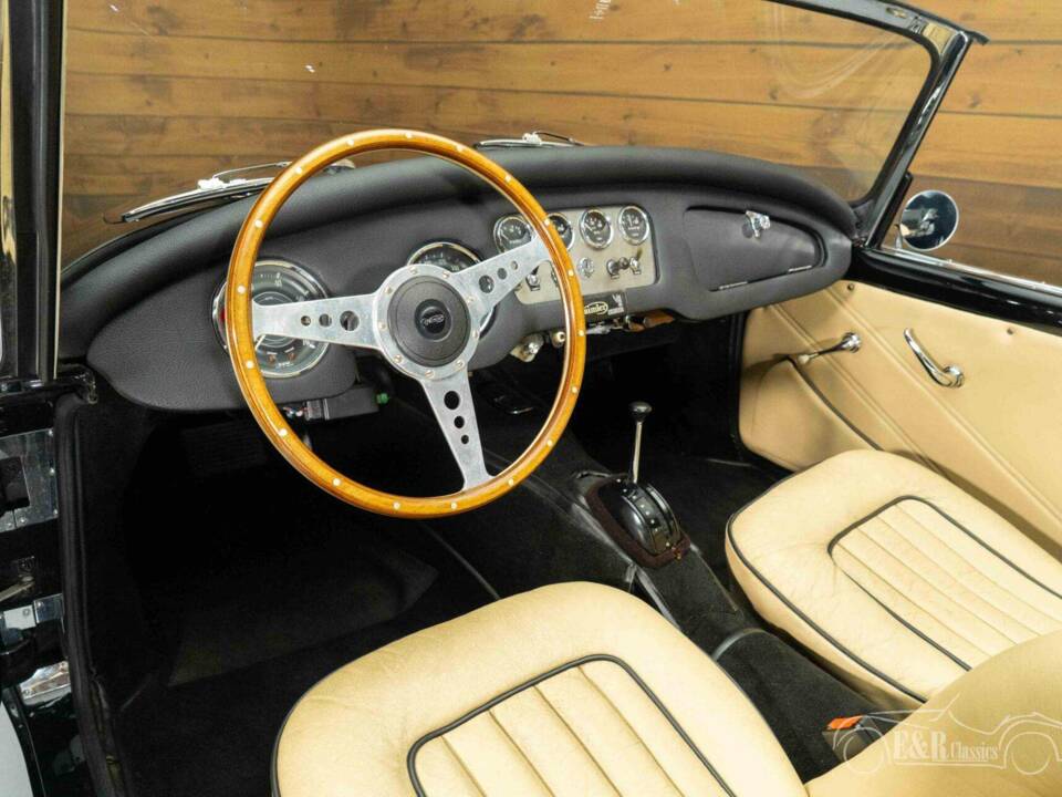 Imagen 2/19 de Daimler SP 250 (1961)