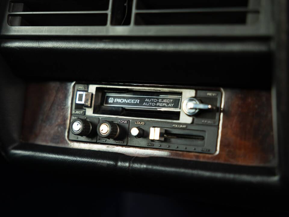 Bild 47/50 von Bentley T 2 (1980)