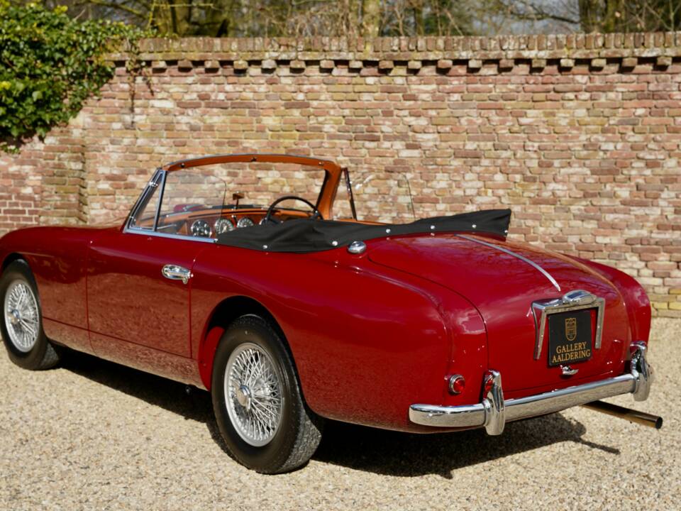Bild 2/50 von Aston Martin DB 2&#x2F;4 Mk I Convertible (1955)