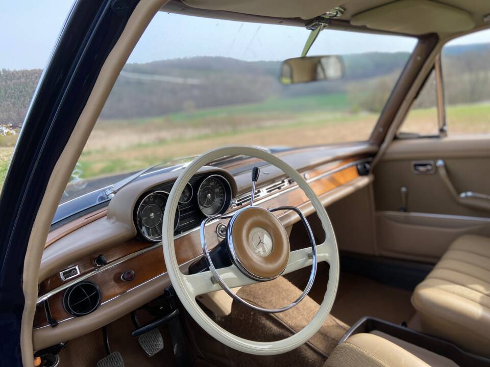 Image 45/52 of Mercedes-Benz 250 S (1967)