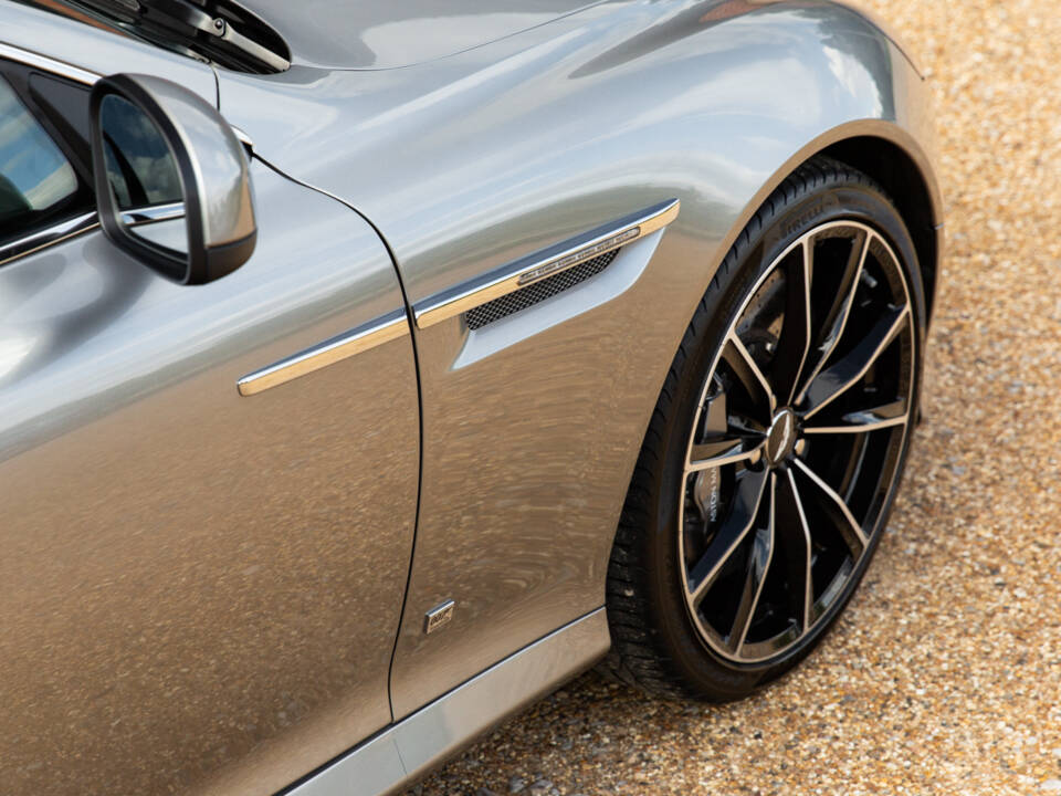 Image 32/78 of Aston Martin DB 9 GT &quot;Bond Edition&quot; (2015)