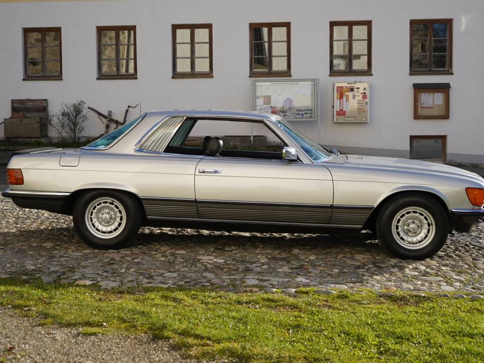 Image 23/27 of Mercedes-Benz 500 SLC (1980)