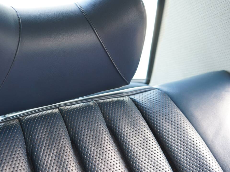 Bild 20/50 von Mercedes-Benz 300 SEL 6.3 (1972)