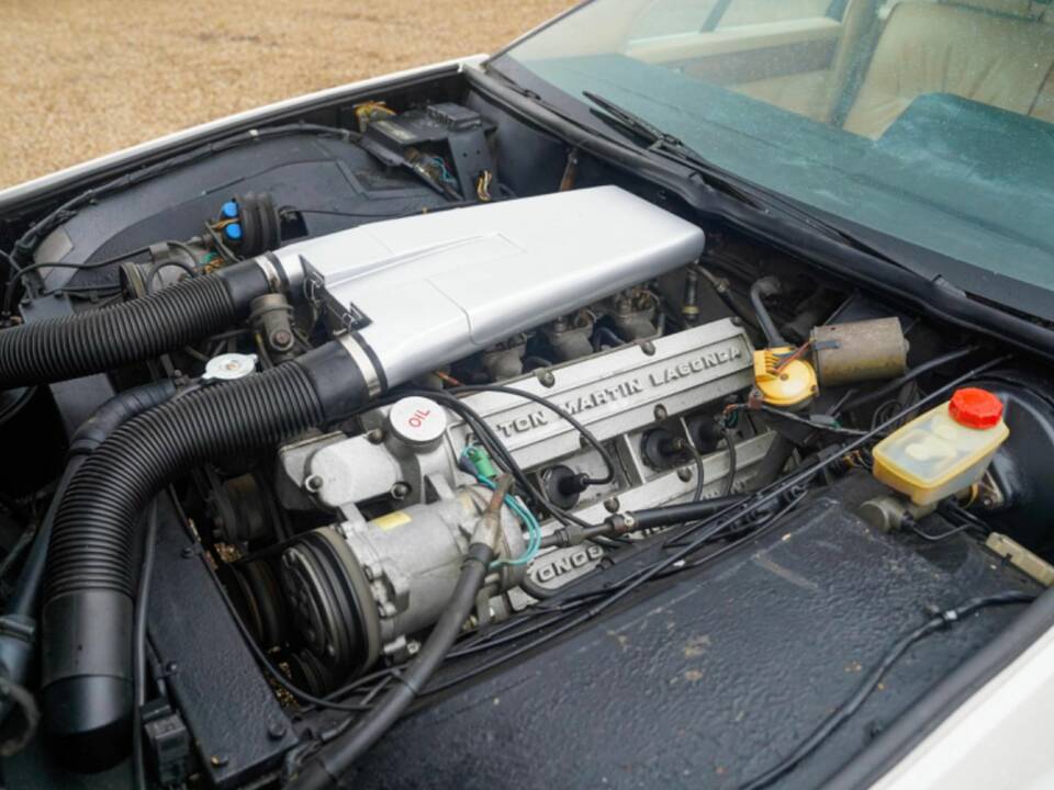 Image 26/28 of Aston Martin Lagonda (1982)