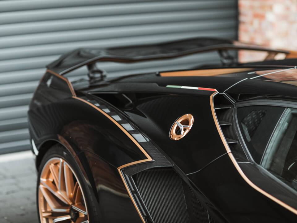 Image 15/68 of Lamborghini Sián FKP 37 (2021)