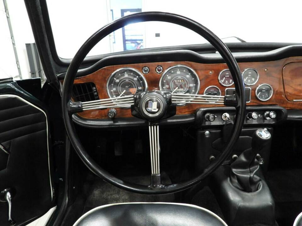 Image 7/15 of Triumph TR 4A (1967)